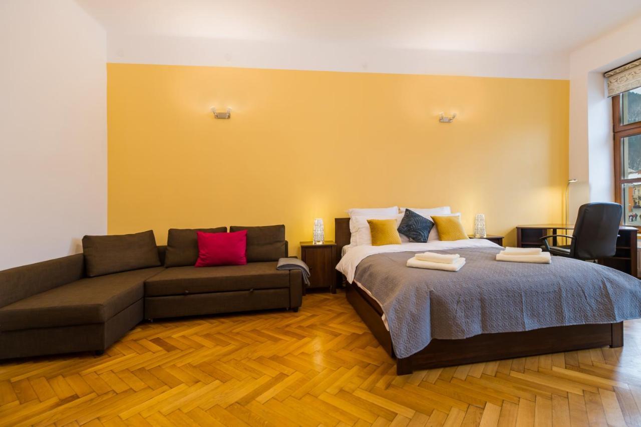 Council Square Estate Apartment *Bull'S Eye* Braşov Exterior foto